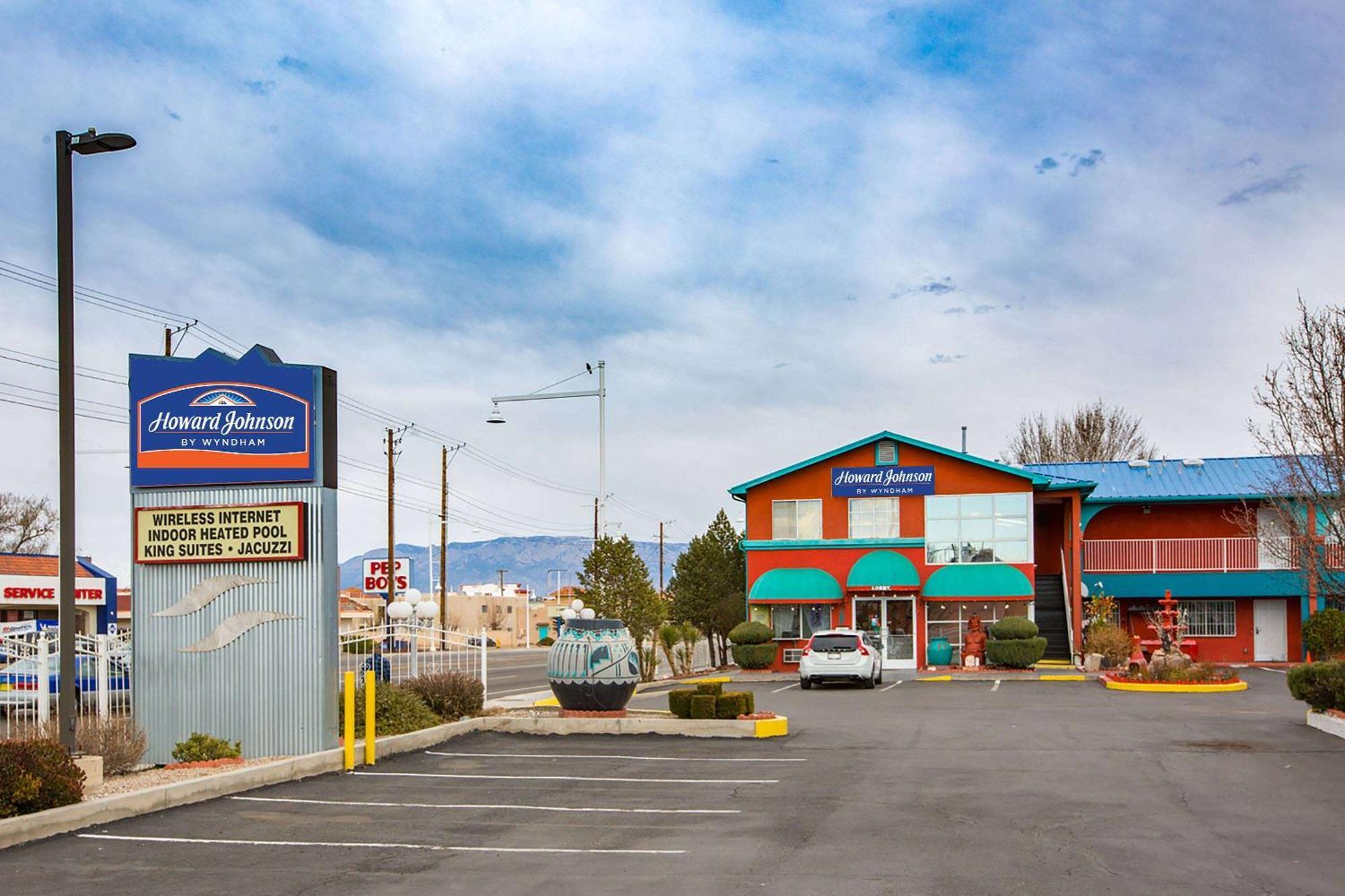 Sandia Peak Inn Old Town Abq, A Howard Johnson By Wyndham Албукерке Екстериор снимка