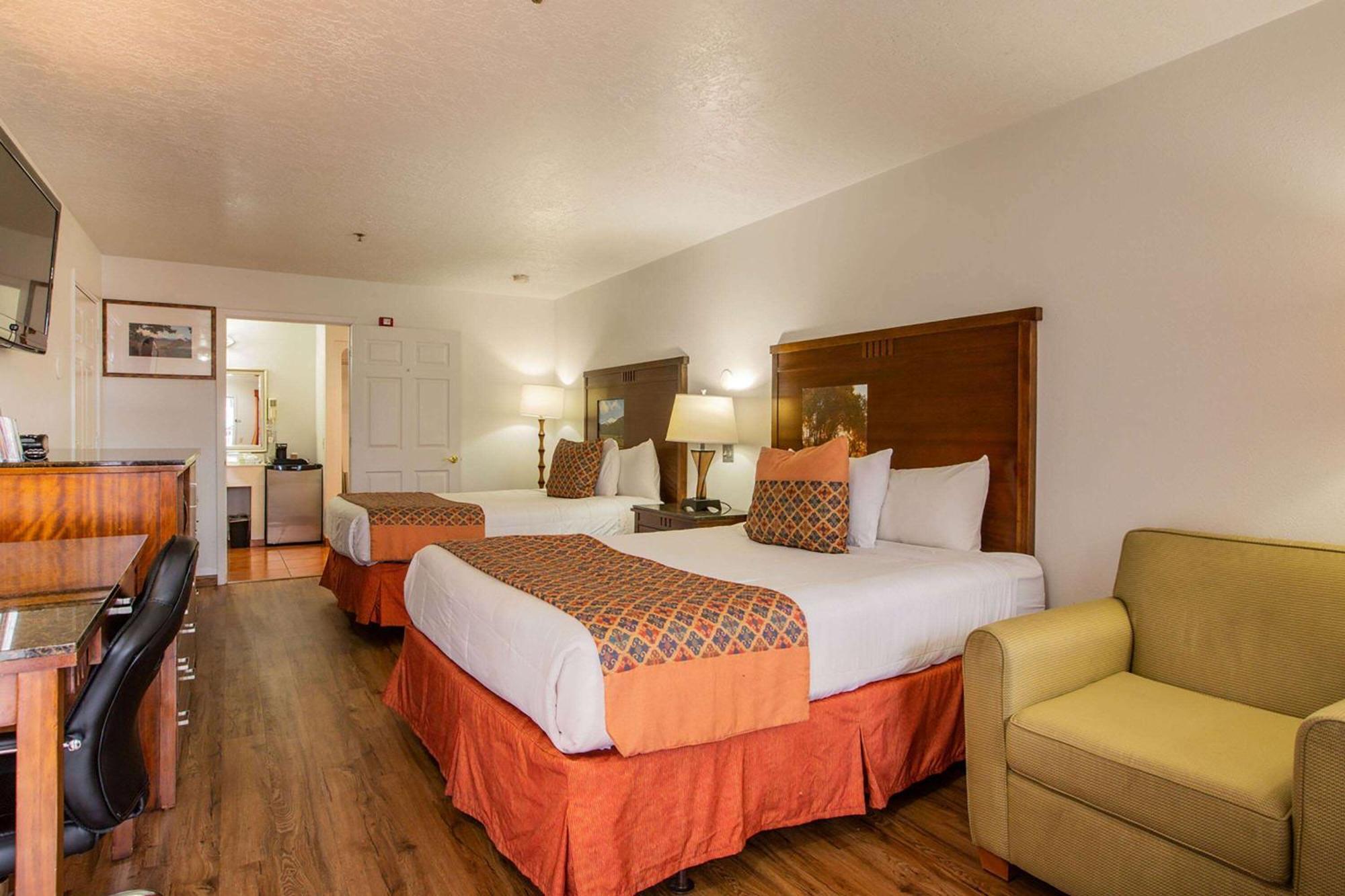 Sandia Peak Inn Old Town Abq, A Howard Johnson By Wyndham Албукерке Екстериор снимка