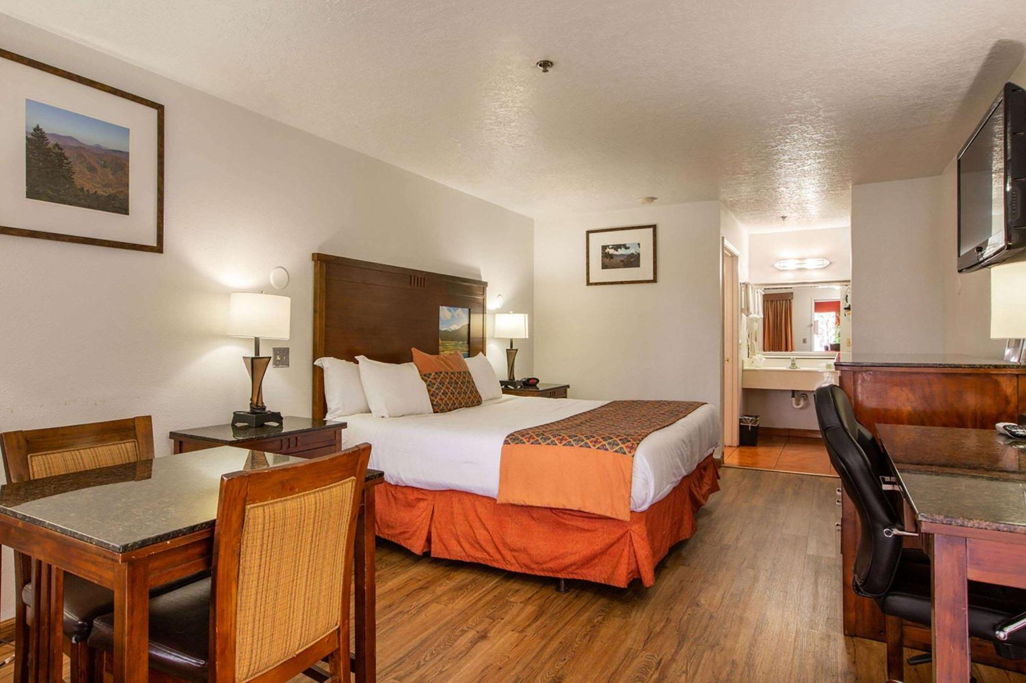 Sandia Peak Inn Old Town Abq, A Howard Johnson By Wyndham Албукерке Екстериор снимка