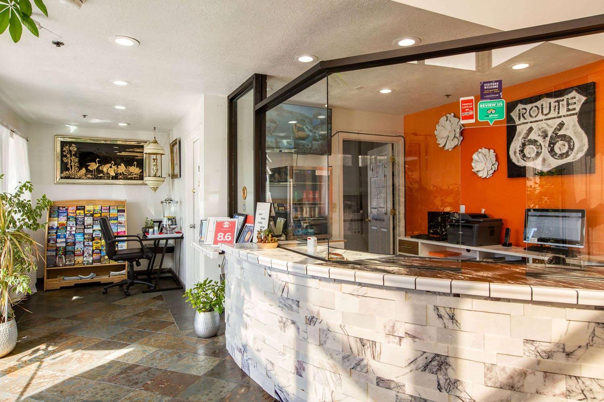 Sandia Peak Inn Old Town Abq, A Howard Johnson By Wyndham Албукерке Екстериор снимка