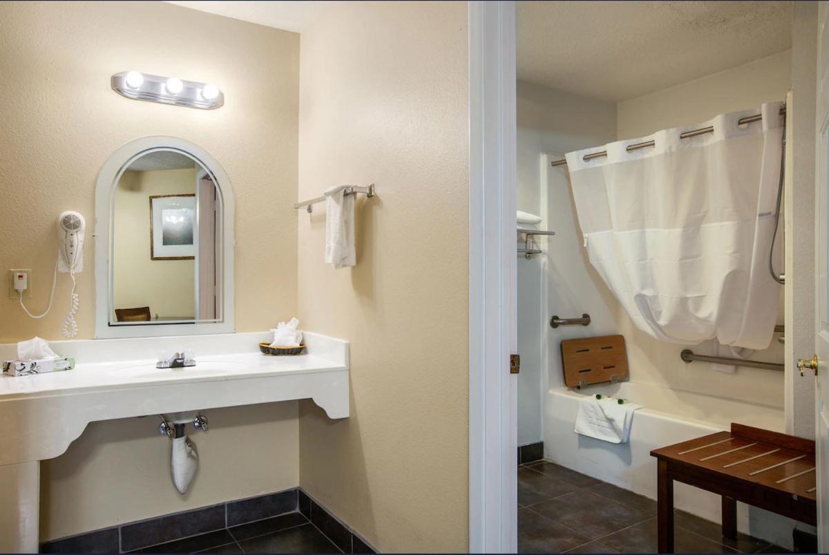 Sandia Peak Inn Old Town Abq, A Howard Johnson By Wyndham Албукерке Екстериор снимка