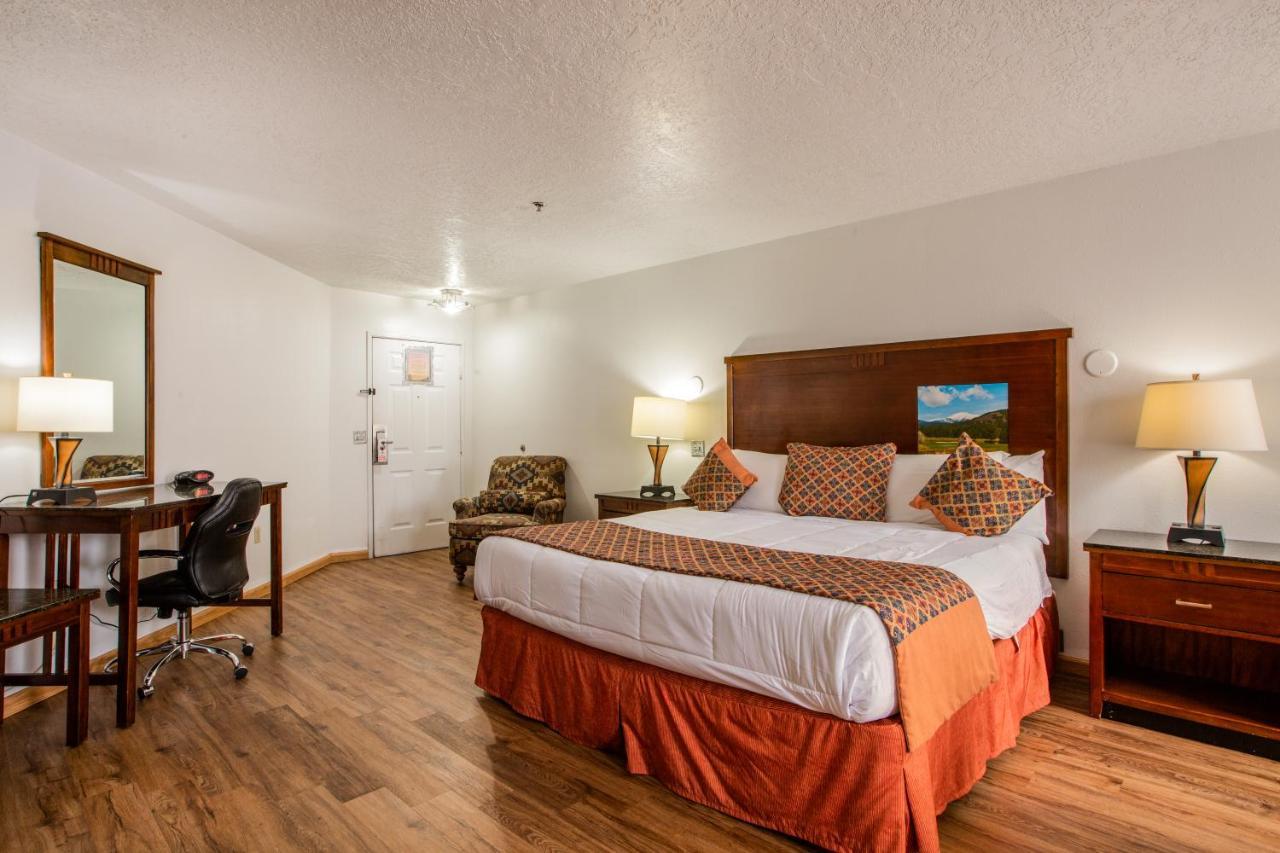 Sandia Peak Inn Old Town Abq, A Howard Johnson By Wyndham Албукерке Екстериор снимка