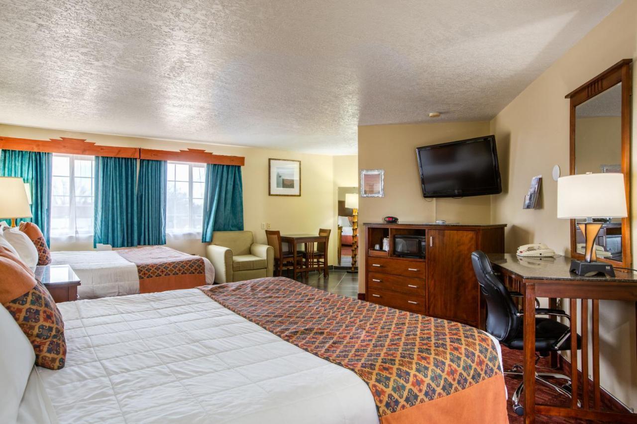 Sandia Peak Inn Old Town Abq, A Howard Johnson By Wyndham Албукерке Екстериор снимка