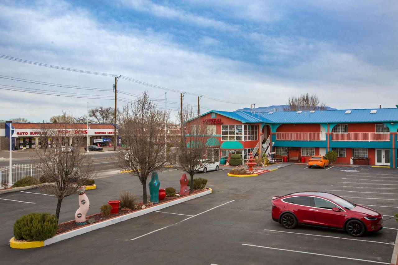 Sandia Peak Inn Old Town Abq, A Howard Johnson By Wyndham Албукерке Екстериор снимка