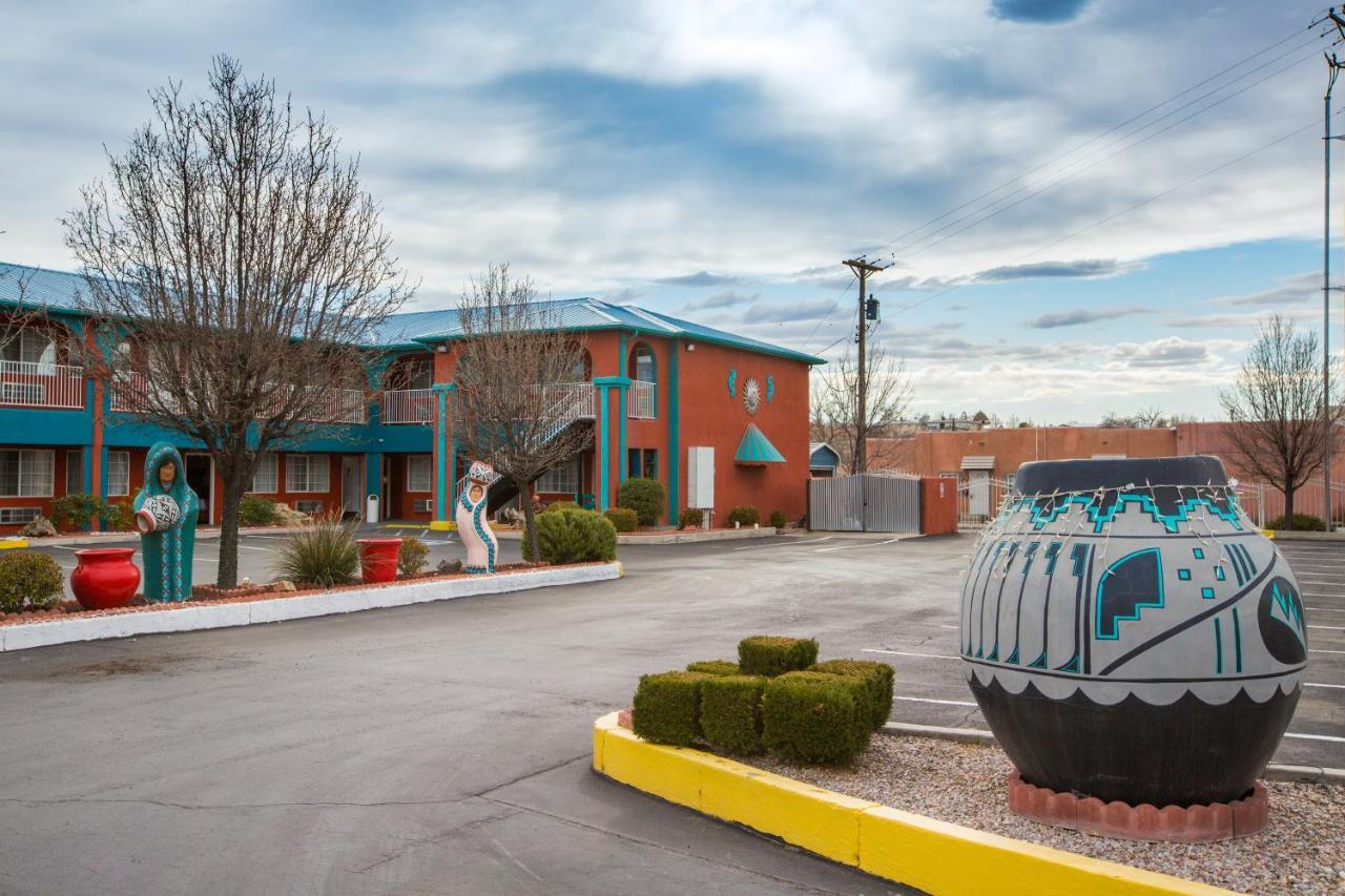 Sandia Peak Inn Old Town Abq, A Howard Johnson By Wyndham Албукерке Екстериор снимка