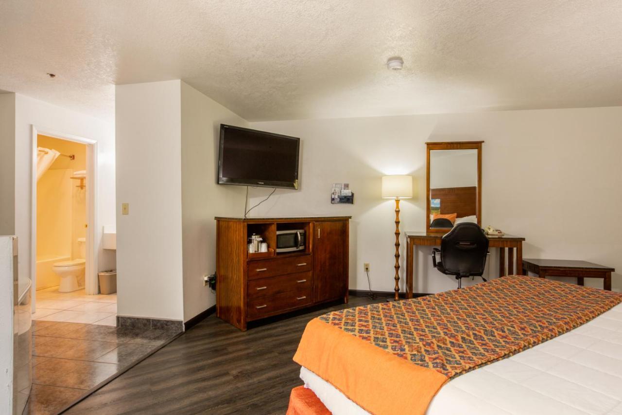 Sandia Peak Inn Old Town Abq, A Howard Johnson By Wyndham Албукерке Екстериор снимка